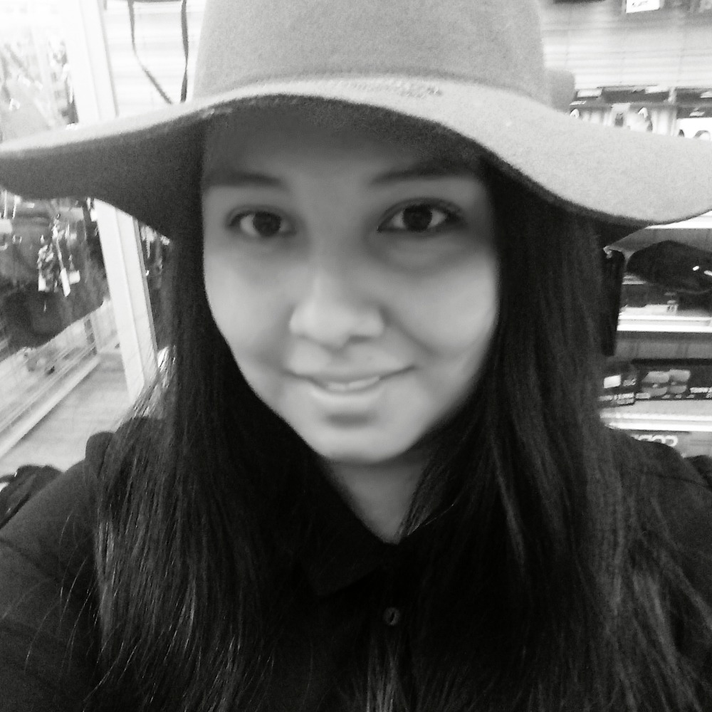 Meet your Posher, Leonila